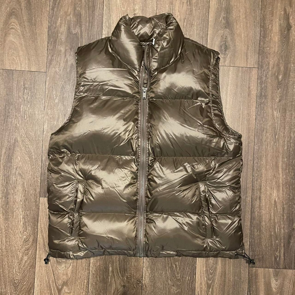 PacSun brown puffer vest size M

Message for any questions